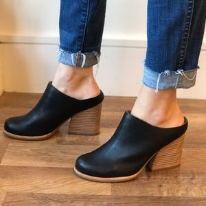 kork ease challis clog